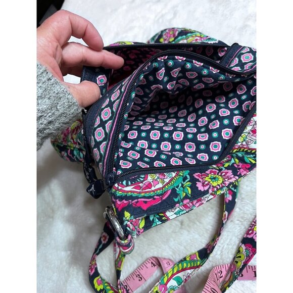 Vera Bradley petal paisley pattern crossbody purse - Picture 9 of 9